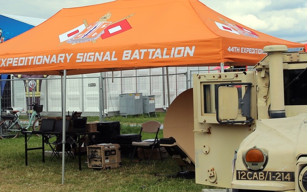 2d TSB personnel showcase Signal Capabilities at Hessen State Fair 2025