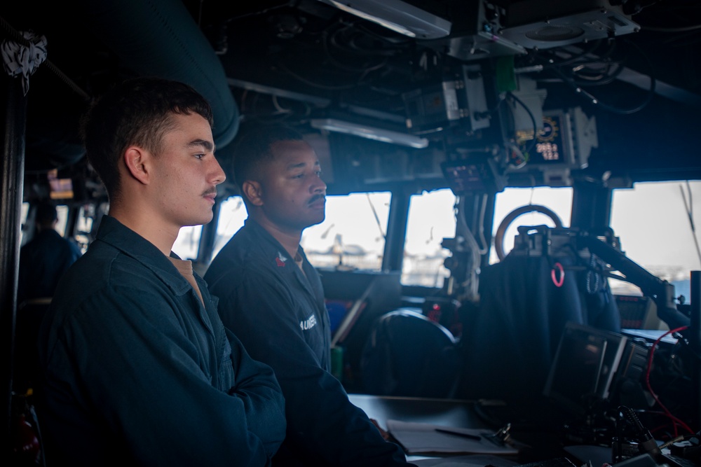 USS Higbee Conducts Replenishment-at-Sea with USS Nimitz