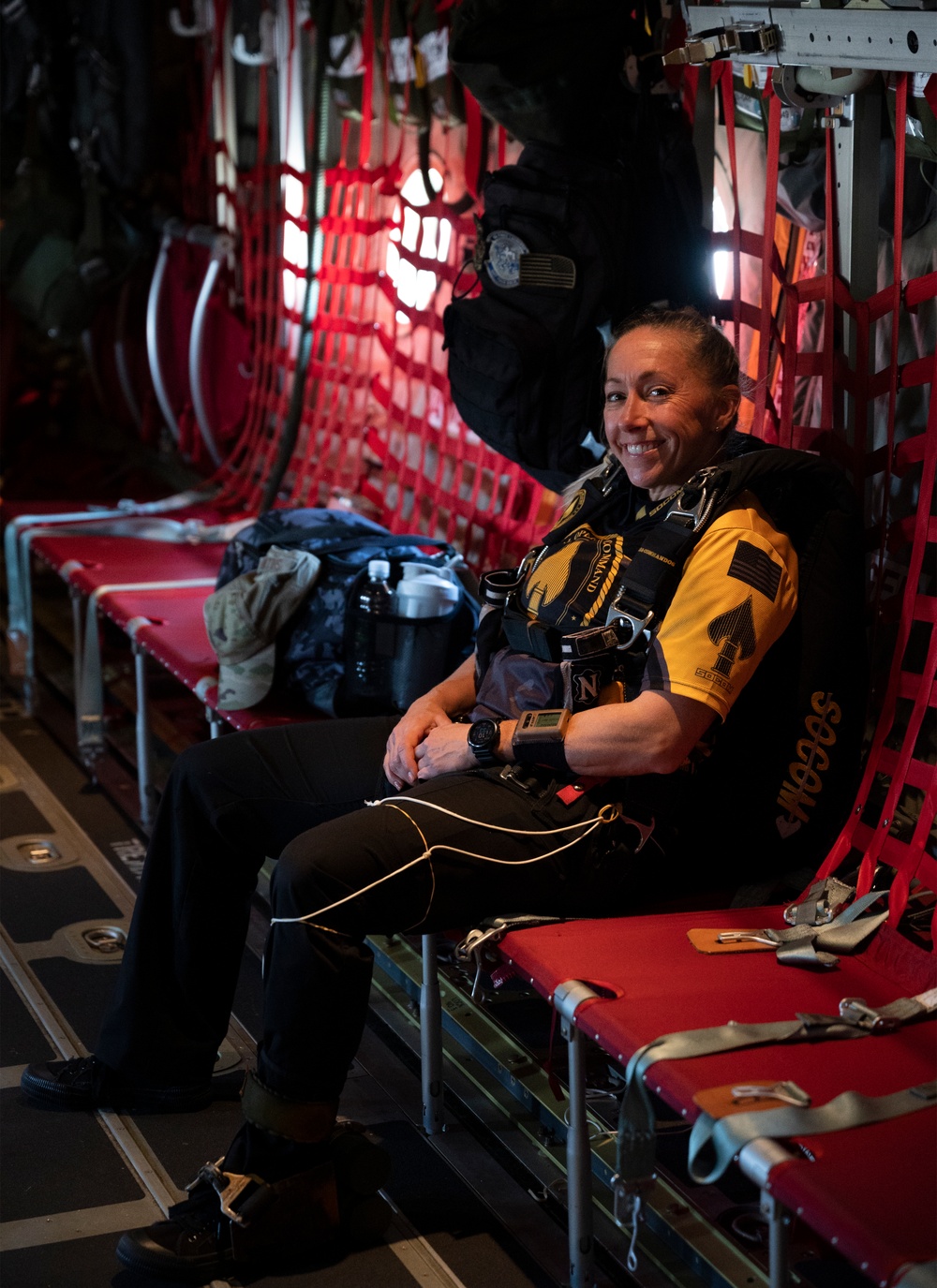Para-Commandos parachute into the Fort Wayne Air Show