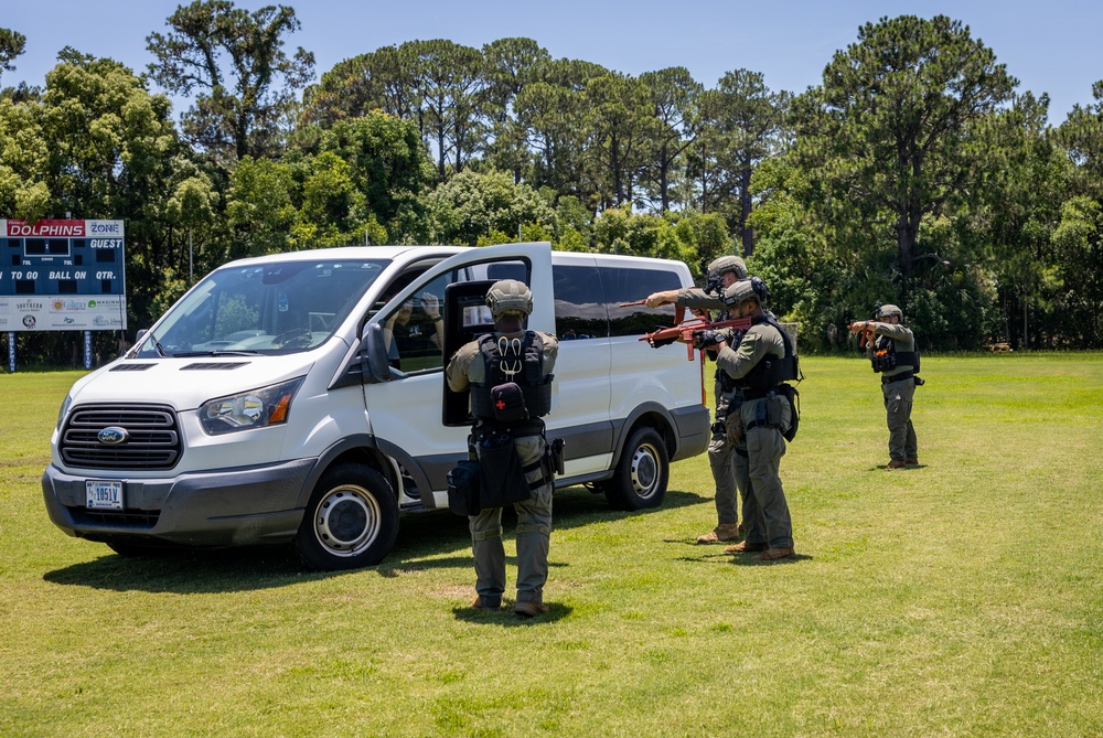 Military police demonstration at Hilton Head Prep School