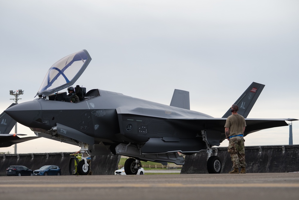 Alabama ANG F35s depart for Bamboo Eagle 25-3