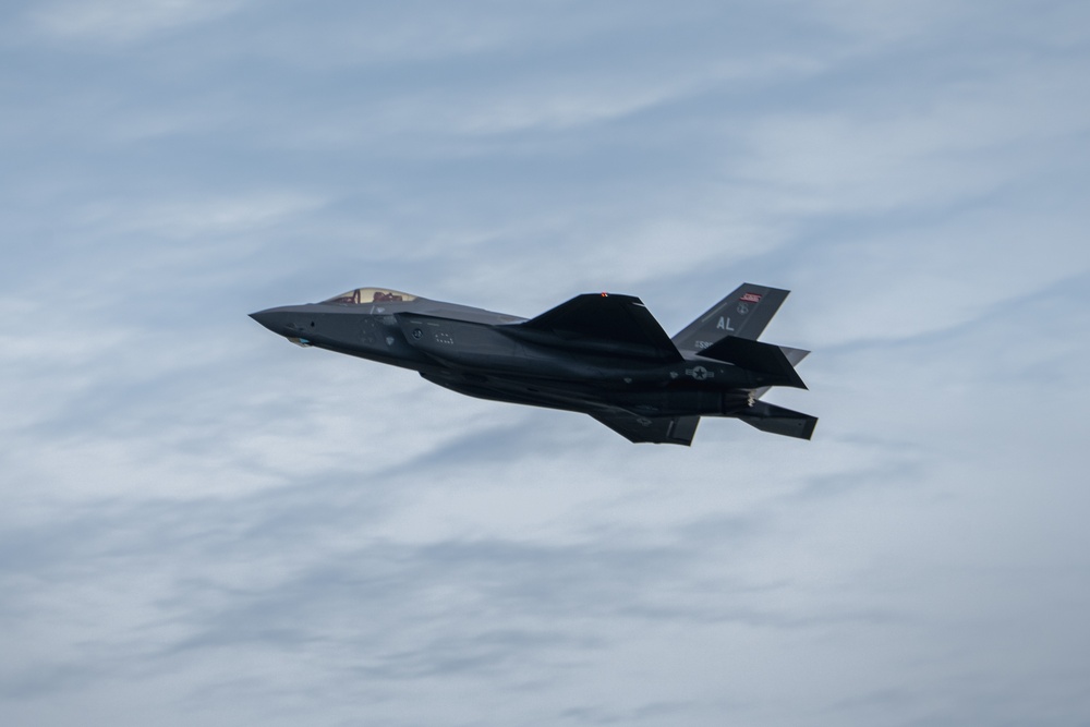 Alabama ANG F35s depart for Bamboo Eagle 25-3
