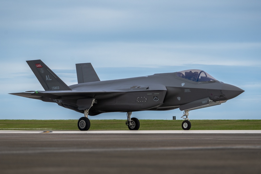 Alabama ANG F35s depart for Bamboo Eagle 25-3