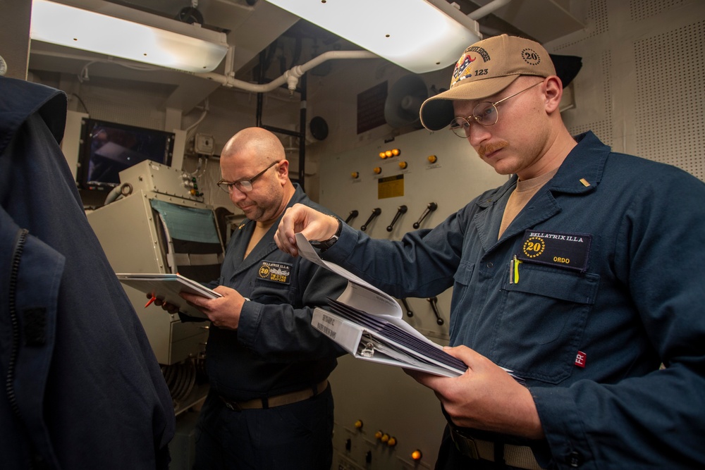 USS Higbee Conducts Reload of Mark 45 5-inch Gun