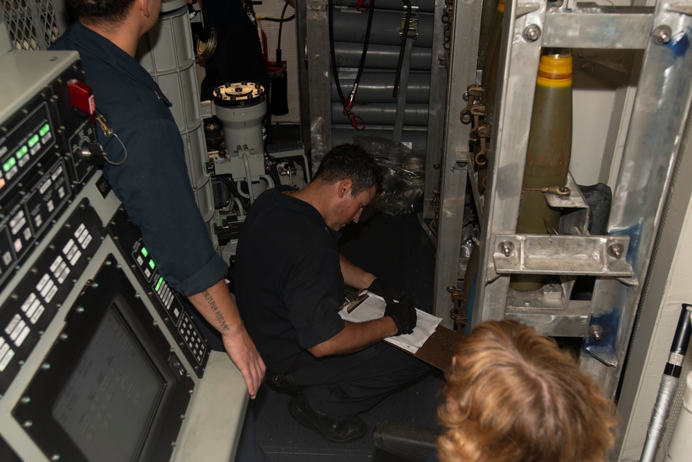 USS Higbee Conducts Reload of Mark 45 5-inch Gun