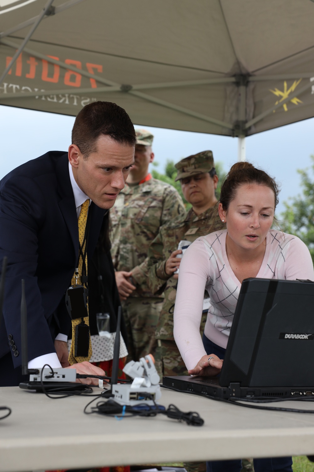 Army Principal Cyber Advisor Visits U.S. Army’s Only Offensive Cyber Operations Brigade 09