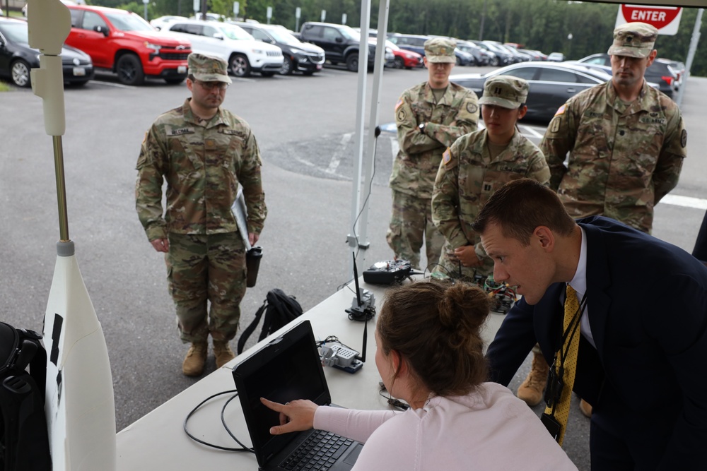 Army Principal Cyber Advisor Visits U.S. Army’s Only Offensive Cyber Operations Brigade 10