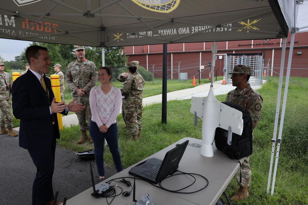 Army Principal Cyber Advisor Visits U.S. Army’s Only Offensive Cyber Operations Brigade 12