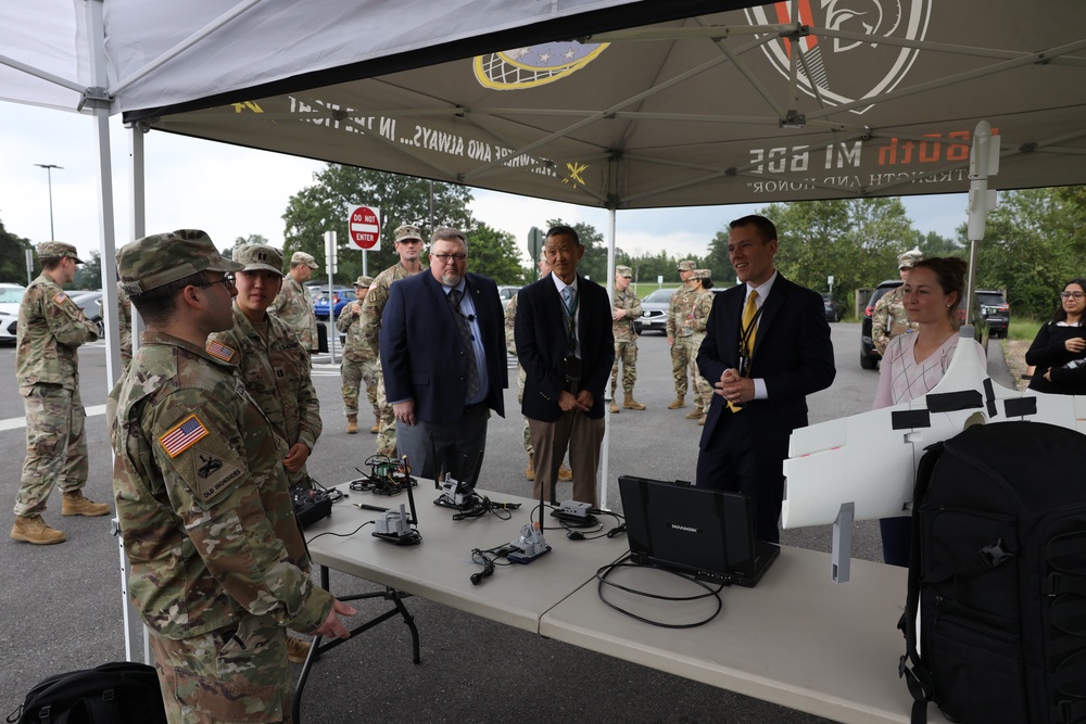 Army Principal Cyber Advisor Visits U.S. Army’s Only Offensive Cyber Operations Brigade 13