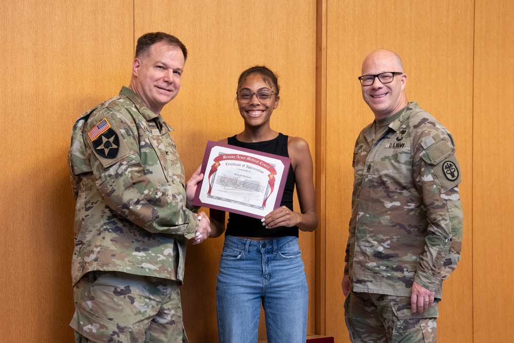 BAMC recognizes teens for volunteer service