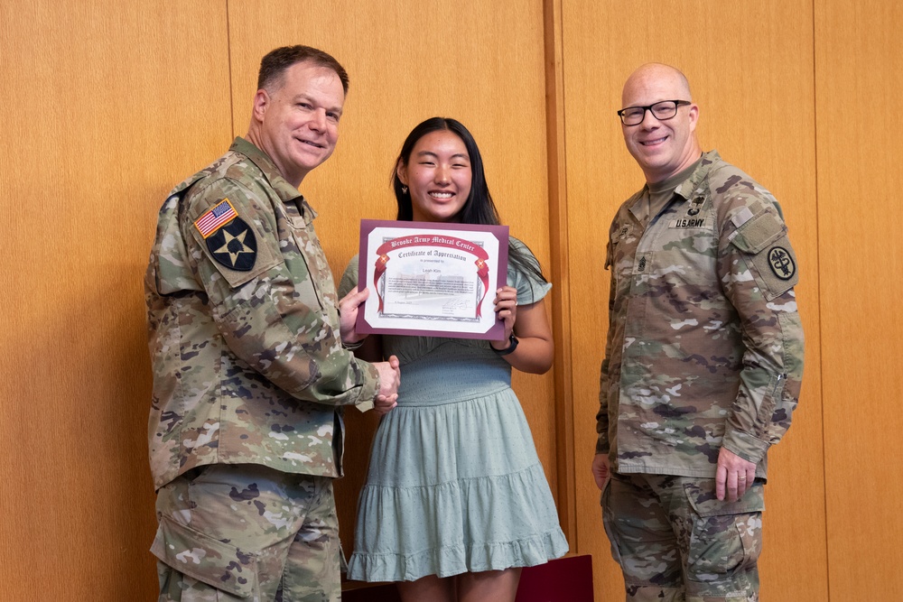BAMC recognizes teens for volunteer service