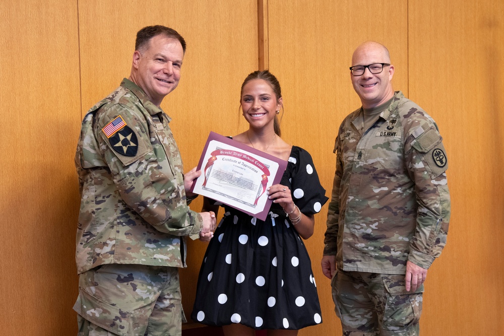 BAMC recognizes teens for volunteer service