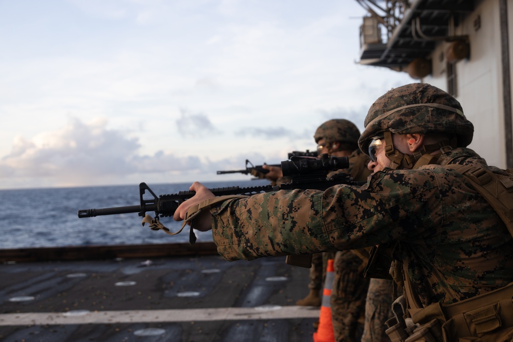 31st MEU conduct deck live-fire