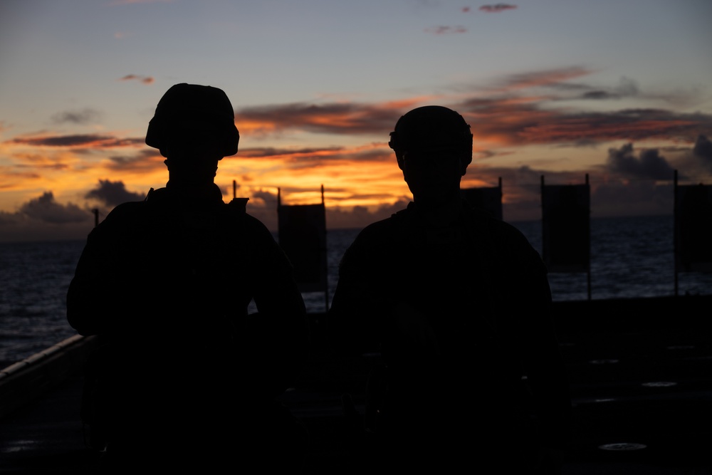 31st MEU conduct deck live-fire