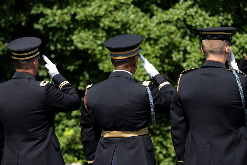 Military Funeral Honors are Conducted for U.S. Army Retired Lt. Col. George Kesnig in Section 1