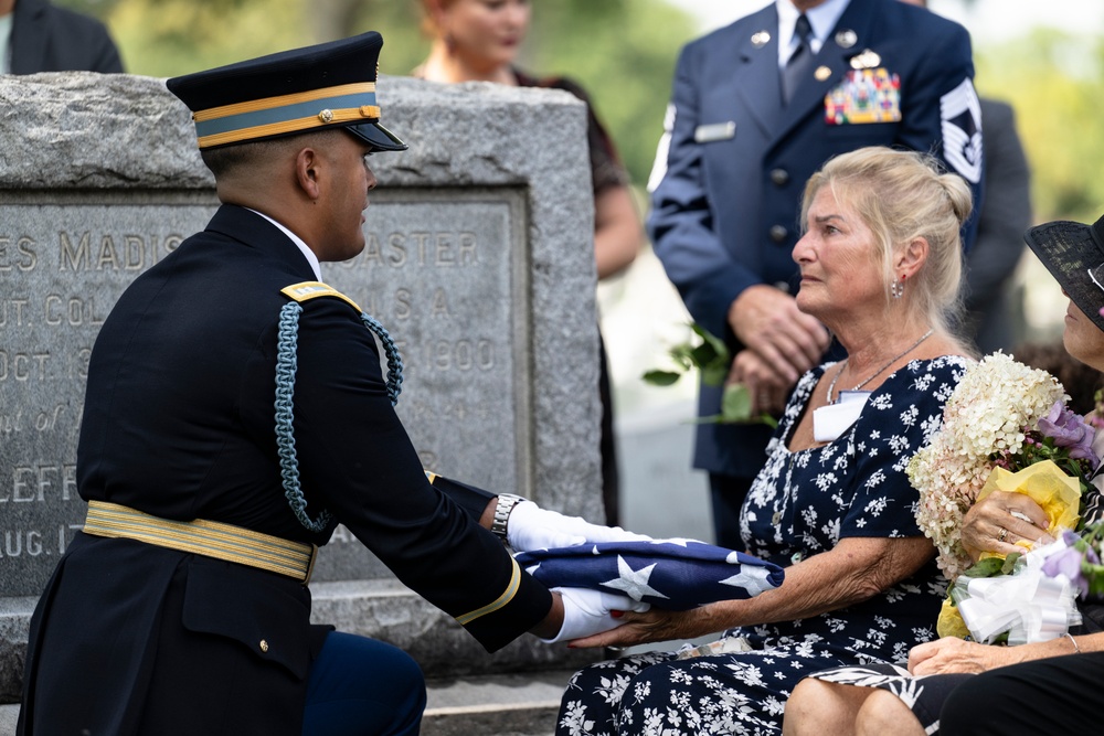 Military Funeral Honors are Conducted for U.S. Army Retired Lt. Col. George Kesnig in Section 1