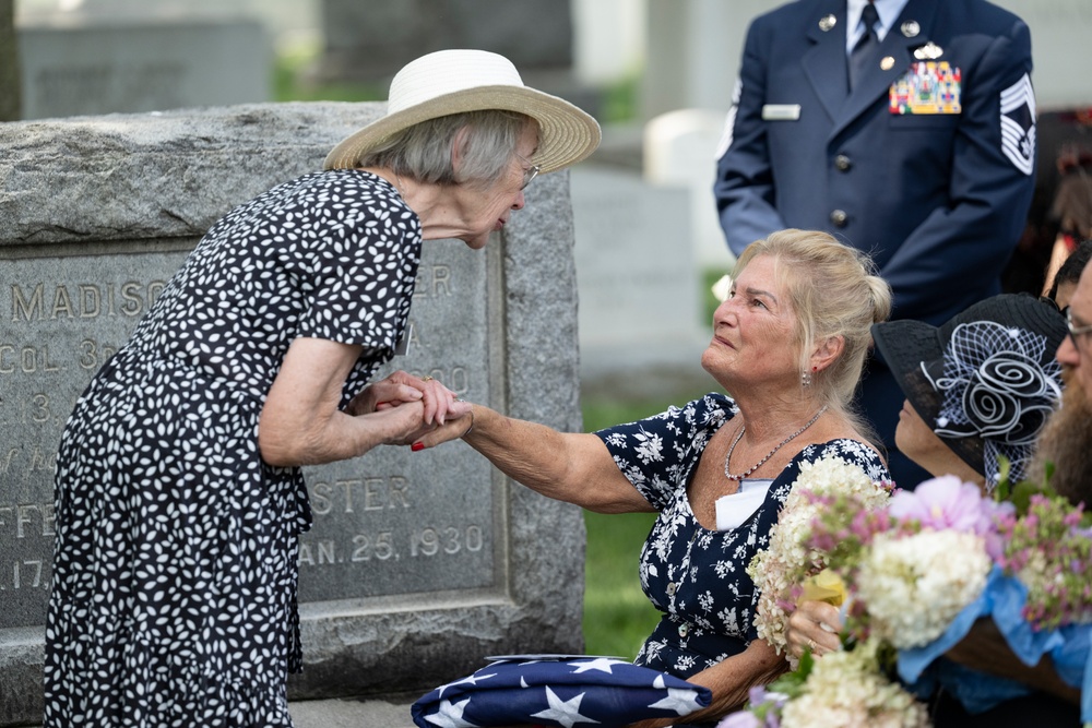 Military Funeral Honors are Conducted for U.S. Army Retired Lt. Col. George Kesnig in Section 1