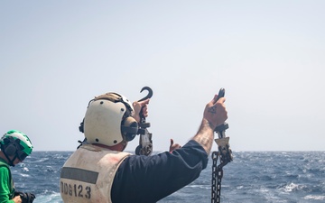 USS Higbee Conducts Flight Operations