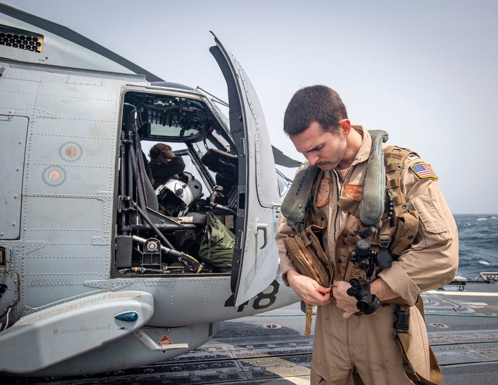 USS Higbee Conducts Flight Operations