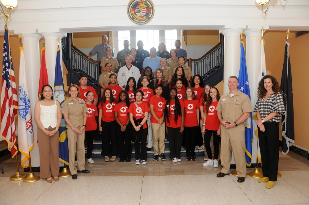 VolunTEENs Spend Their Summer Working At Naval Medical Center Portsmouth