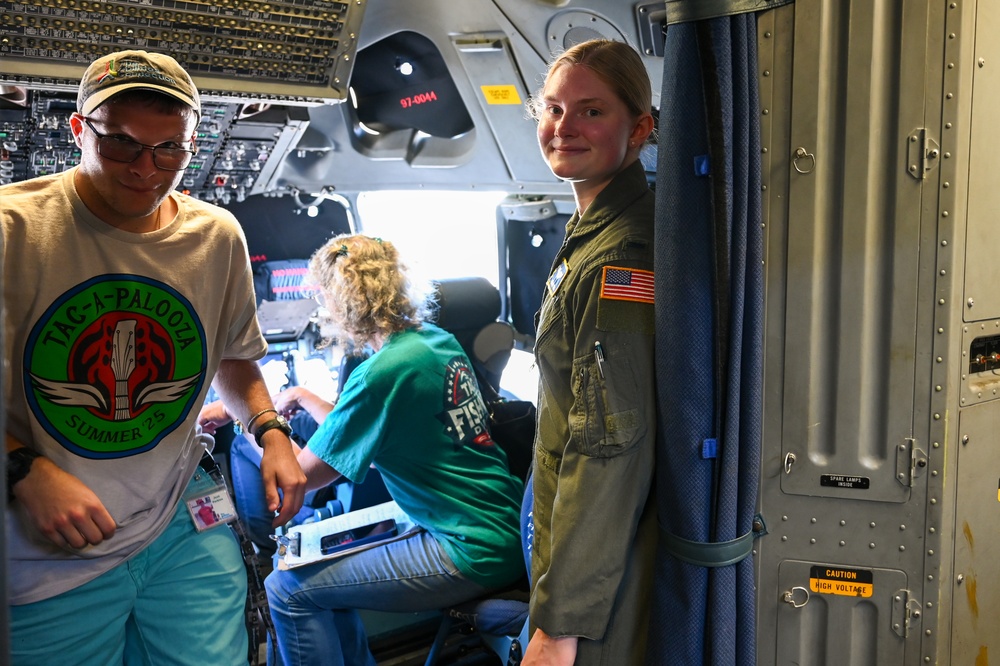 TAC tours C-17