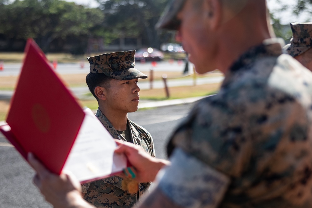 3d MLG Marines receive awards for supporting 3d MLR