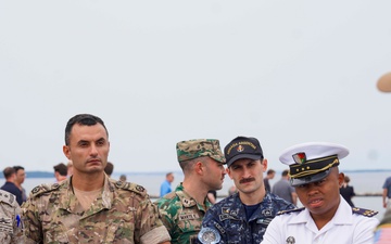 U.S. Naval War College students and faculty visit USS Arlington