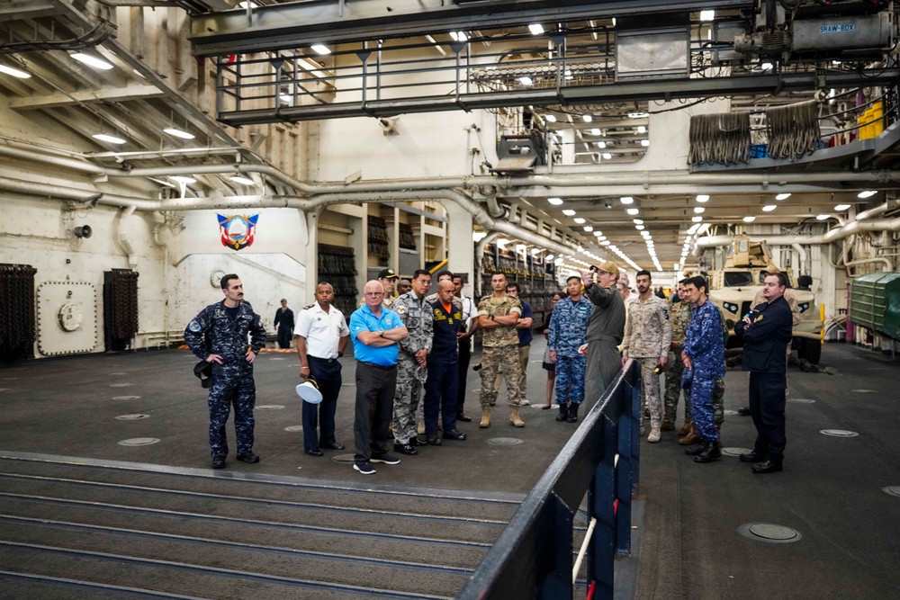 U.S. Naval War College students and faculty visit USS Arlington