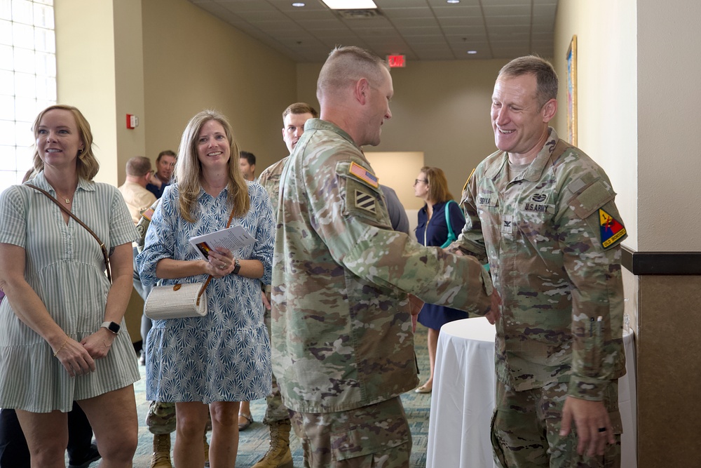 Fort Bliss Garrison welcomes new commander during Change of Command ceremony