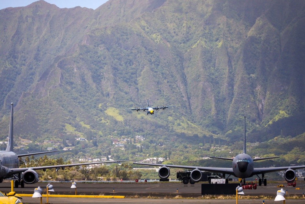 Blue Angels at Kaneohe Bay