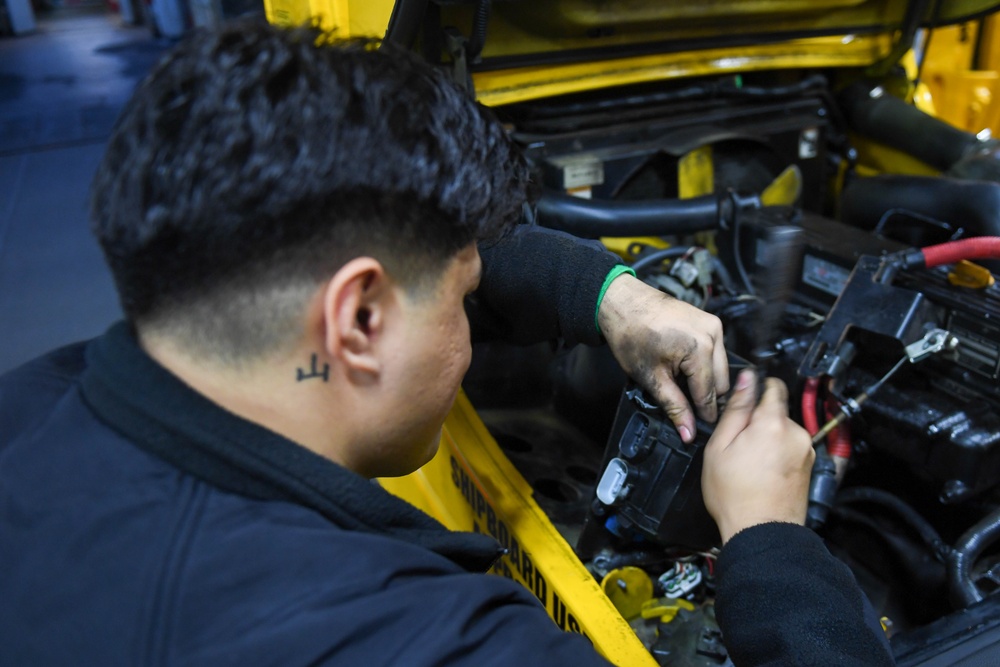 USS Theodore Roosevelt Maintenance