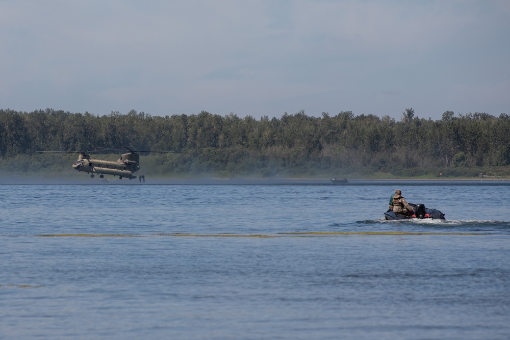 ORNG and WANG Conduct Helocast Training