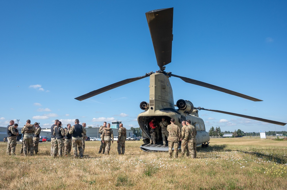 ORNG and WANG Conduct Helocast Training