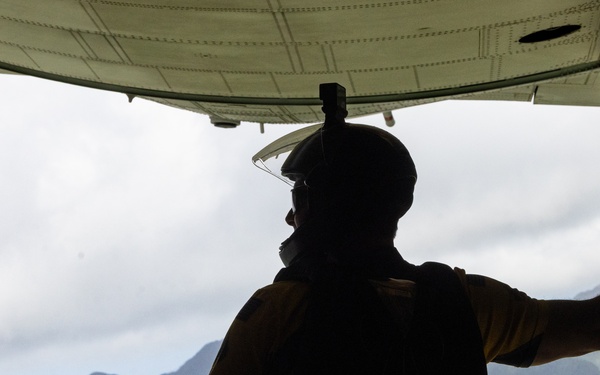 On 3: U.S. Service Members Sky Dive during the 2025 MCBH Kaneohe Airshow