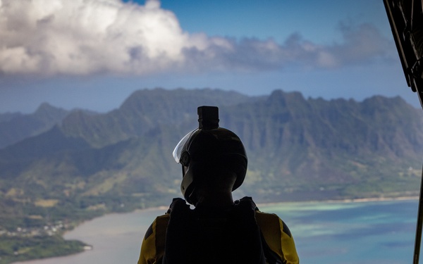 On 3: U.S. Service Members Sky Dive during the 2025 MCBH Kaneohe Airshow
