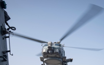 USS Higbee Conducts Flight Operations