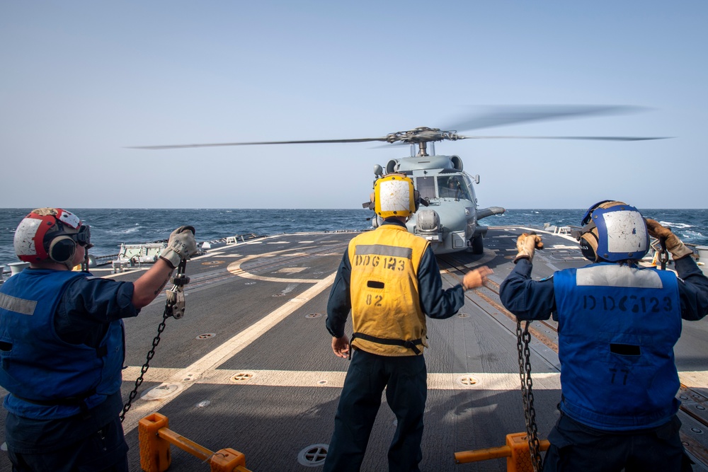 USS Higbee Conducts Flight Operations