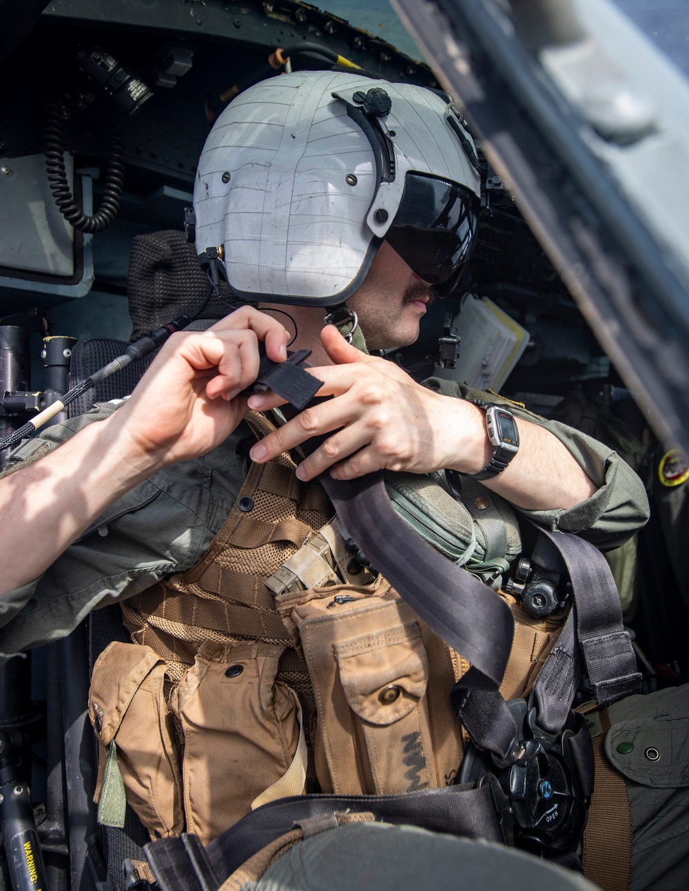 USS Higbee Conducts Flight Operations