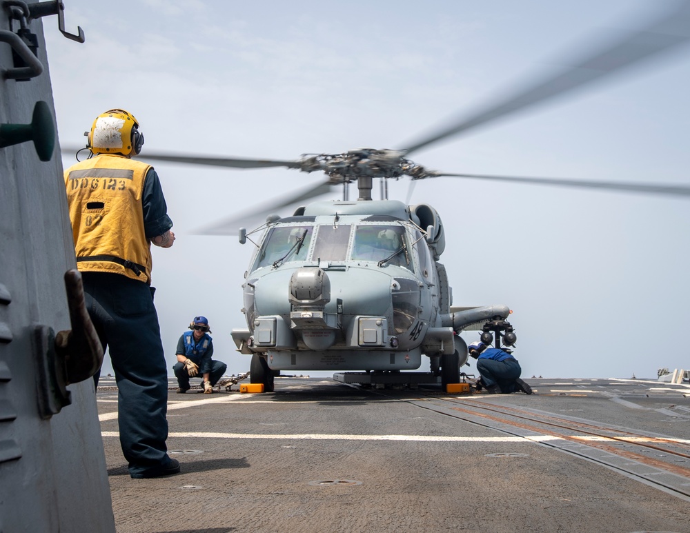 USS Higbee Conducts Flight Operations