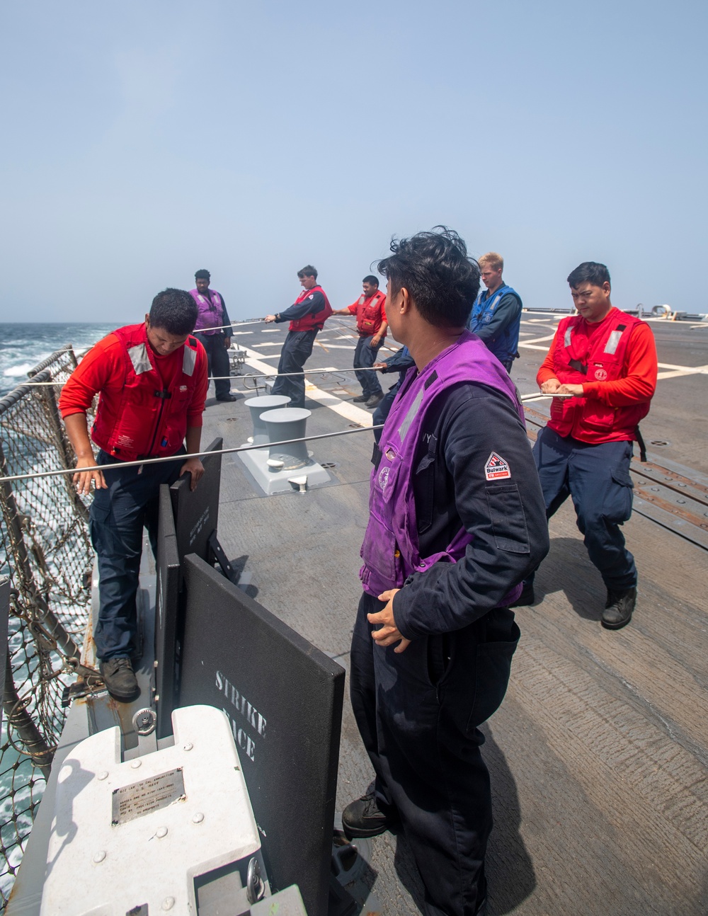 USS Higbee Conducts Flight Operations