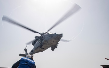 USS Higbee Conducts Flight Operations