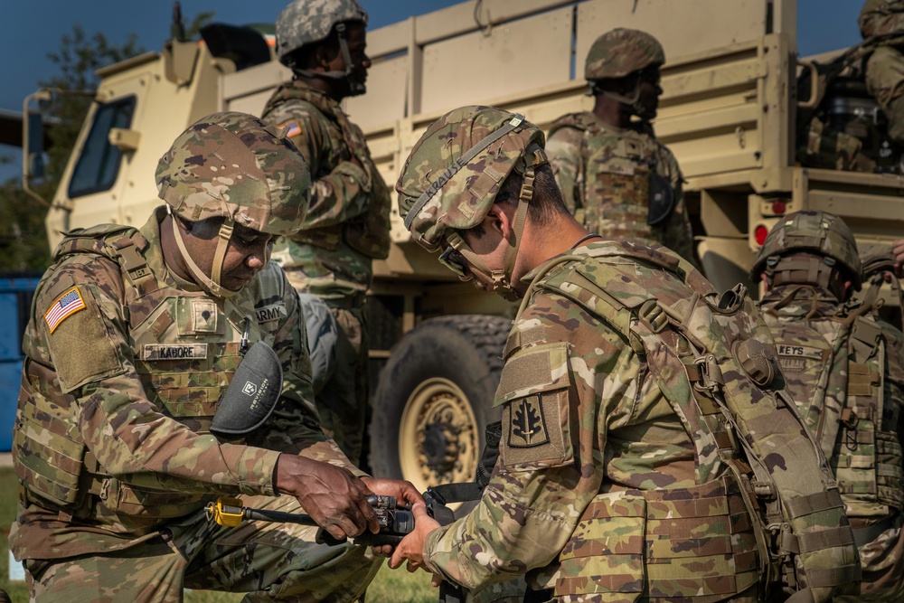 400th Military Police Battalion Assemble Their Weapon