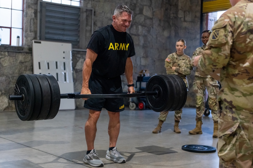 1-181st Field Artillery Regiment conducts Army Fitness Test