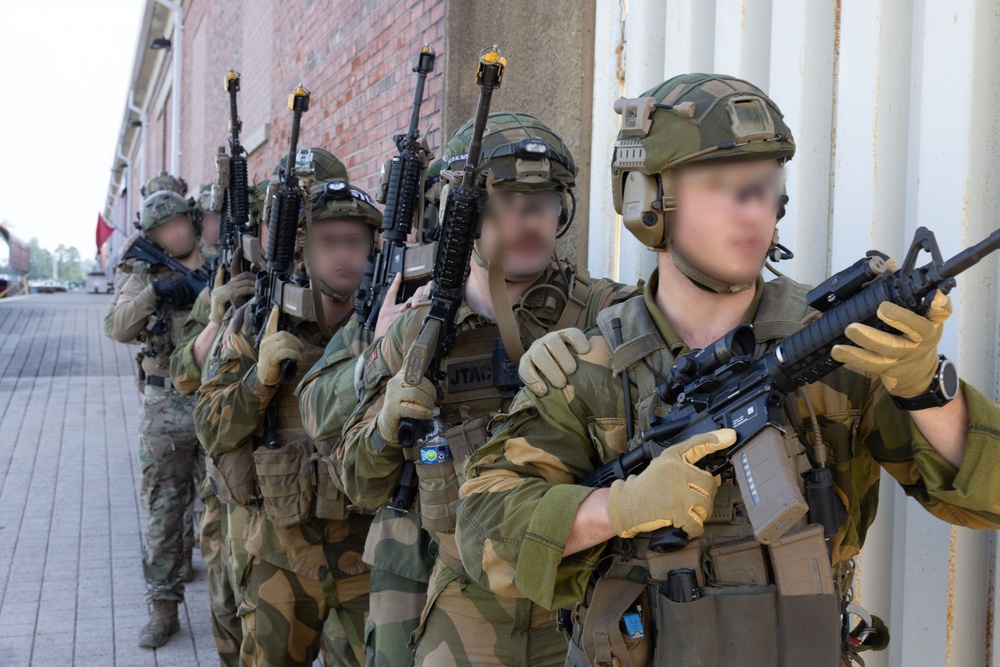 2nd ANGLICO &amp; NATO Allies Conduct Infantry Immersion Training During Burmese Chase 25