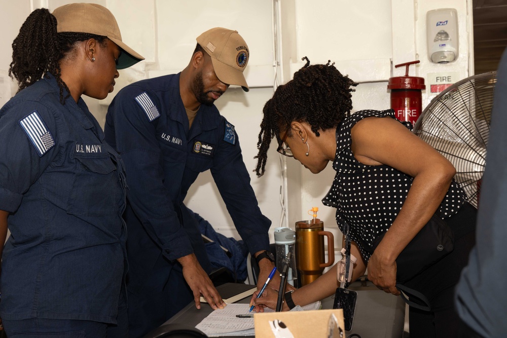 CP25 Trinidad and Tobago Ministry of Health tour Aboard USNS Comfort