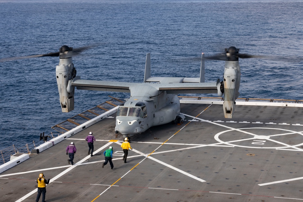 Ospreys Aboard USS Somerset (LPD 25)