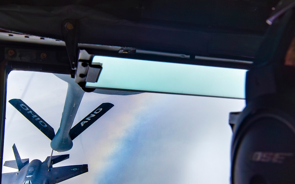 REFORPAC 25: KC-135 refuels F-16s and F-35s