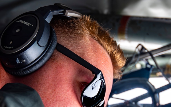 REFORPAC 25: KC-135 refuels F-16s and F-35s
