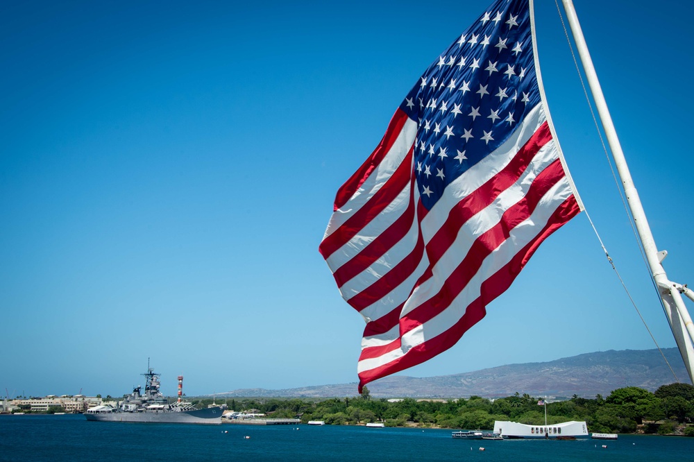 Daily operations aboard USS Carl Vinson (CVN 70)