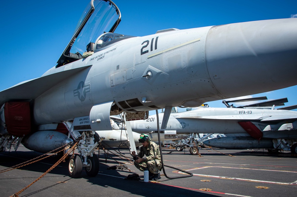 Daily operations aboard USS Carl Vinson (CVN 70)